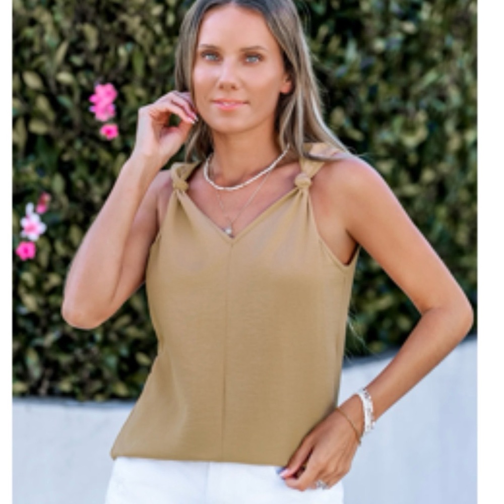 Cupshe Knotted Strap V-Neck Tank Top - Tan